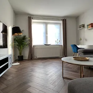 Apartment Exklusive 2 Eg Mit Balkon In Lage!, BRE